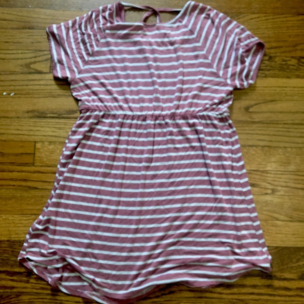 Cute tunic top!! Pink and white. Worn 2-3 times!